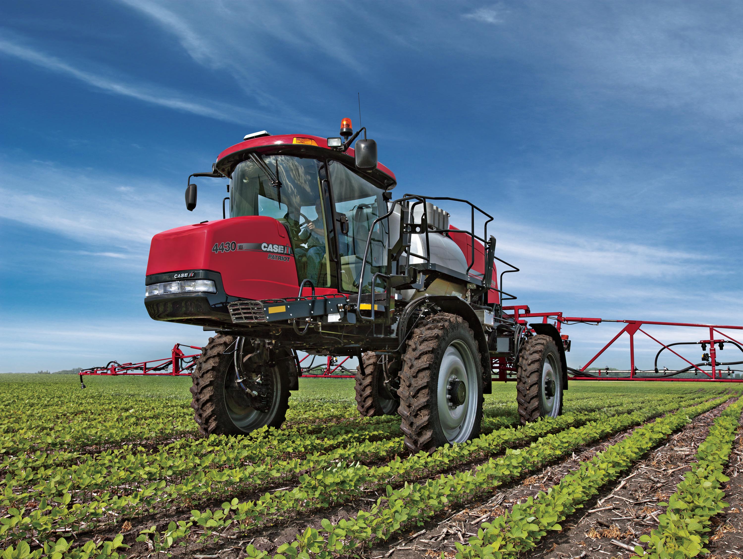 CASE IH SHOWCASES FULL LINE OF EQUIPMENT AND LAUNCHES NEW OFFERING OF IMPLEMENTS AT NAMPO 2014
